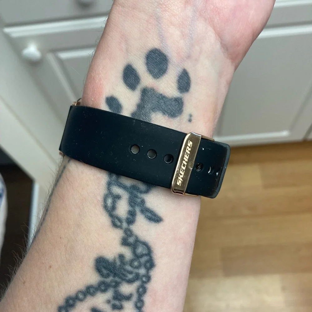 New 🌟 Black & Gold Marbled Sketchers Women’s Watch - Picture 5 of 6